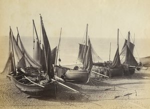 Bateaux de pêche tirés sur la plage à Shoreham-by-Sea, vers 1880 - English Photographer
